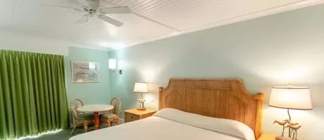 Standard King Room With Large Kingsize Bed At The Beacon Inn